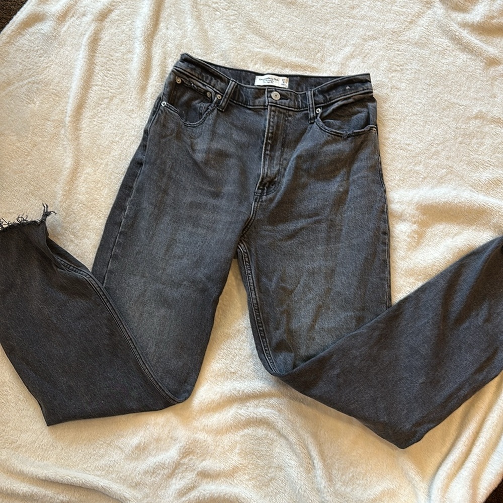ABERCROMBIE & FITCH 90s Straight Ultra High Rise Jeans - Picture 4 of 9